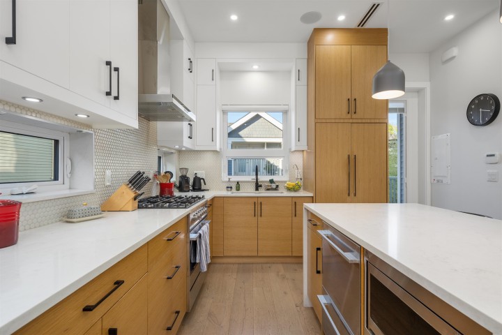 Photo 9 at 1315 E 20 Avenue, Knight, Vancouver East