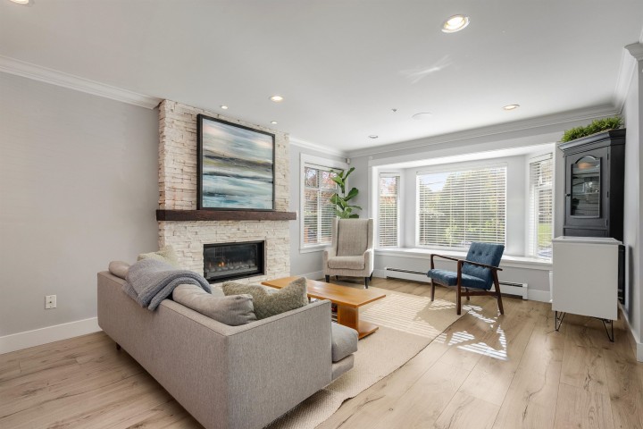Photo 4 at 35 W 15th Avenue, Mount Pleasant VW, Vancouver West