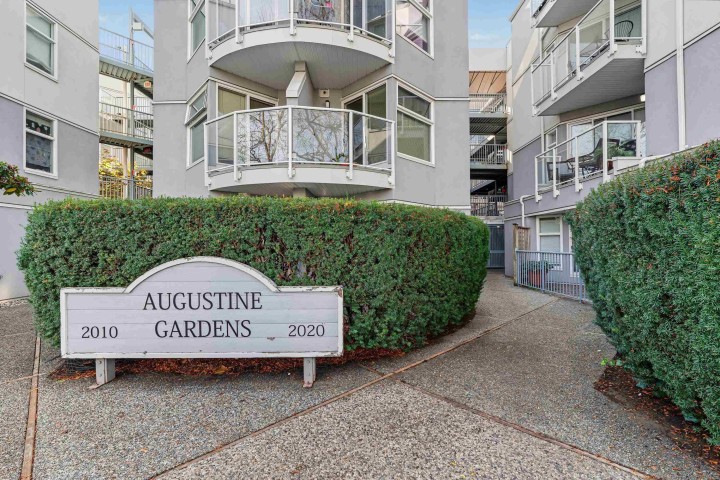 Photo 2 at 314 - 2020 W 8th Avenue, Kitsilano, Vancouver West
