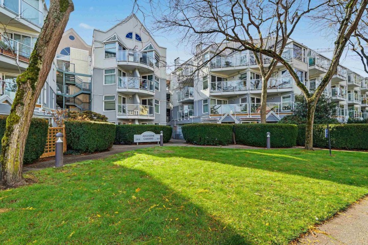 Photo 1 at 314 - 2020 W 8th Avenue, Kitsilano, Vancouver West