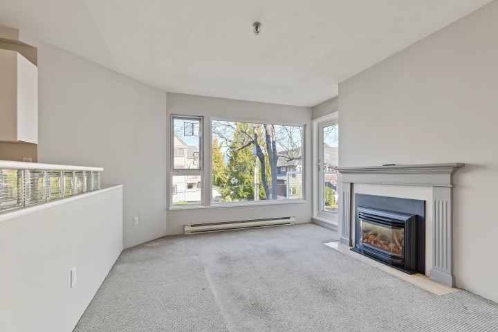 Photo 8 at 314 - 2020 W 8th Avenue, Kitsilano, Vancouver West