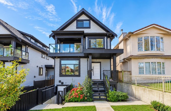 Photo 1 at 3436 E 4th Avenue, Renfrew VE, Vancouver East