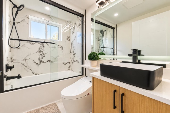 Photo 15 at 3436 E 4th Avenue, Renfrew VE, Vancouver East