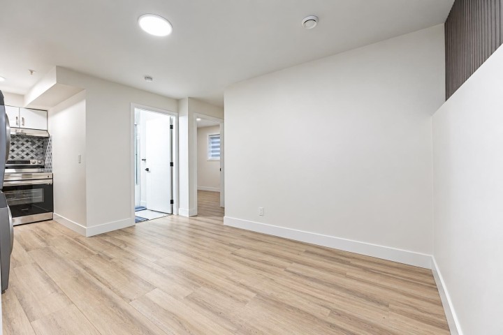 Photo 11 at 3436 E 4th Avenue, Renfrew VE, Vancouver East