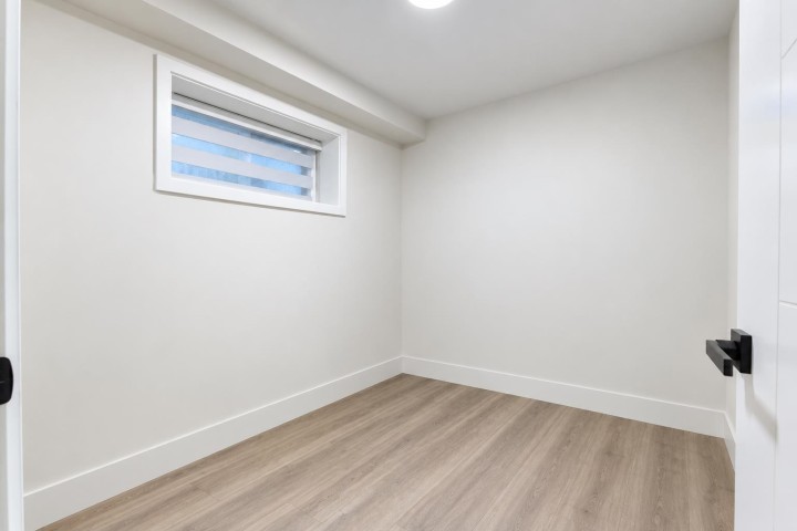Photo 8 at 3436 E 4th Avenue, Renfrew VE, Vancouver East