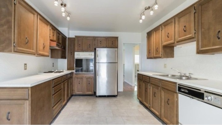 Photo 6 at 2214 E 4th Avenue, Grandview Woodland, Vancouver East