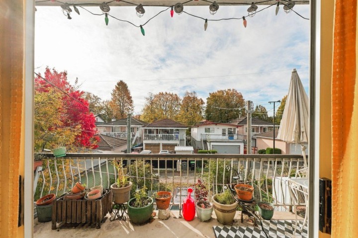 Photo 11 at 2214 E 4th Avenue, Grandview Woodland, Vancouver East