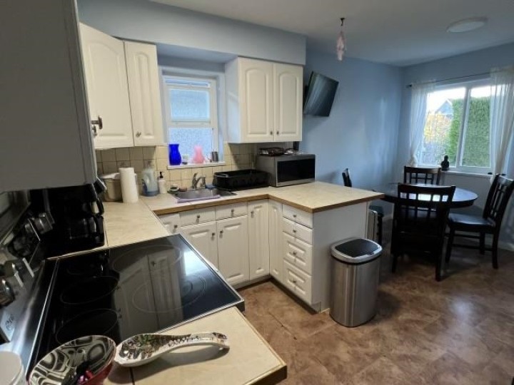 Photo 5 at 447 E 30th Avenue, Fraser VE, Vancouver East