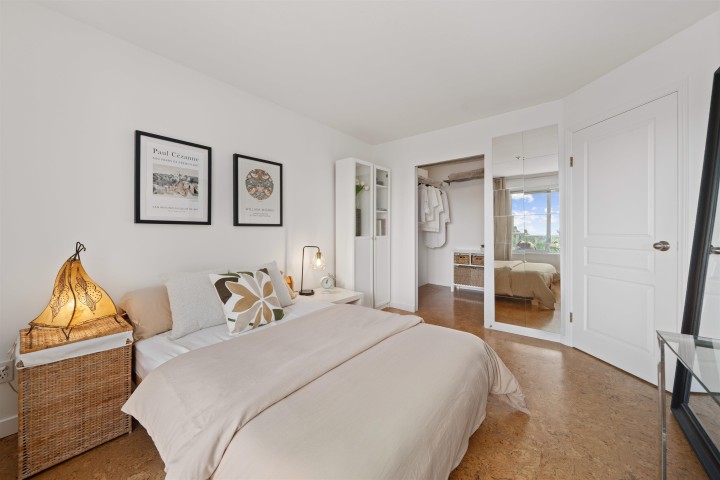 Photo 9 at 409 - 8430 Jellicoe Street, South Marine, Vancouver East