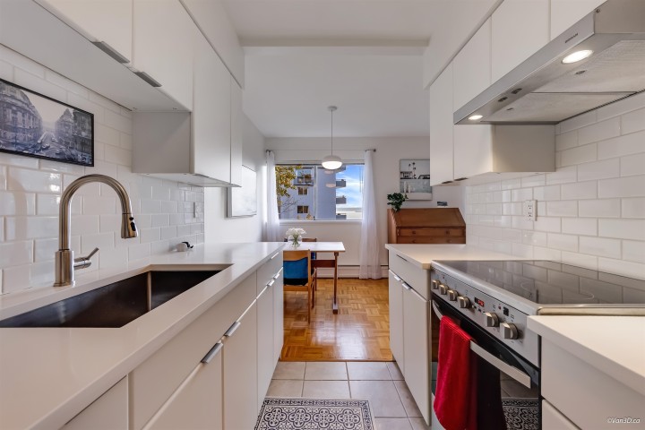 Photo 10 at 804 - 1930 Marine Drive, Ambleside, West Vancouver