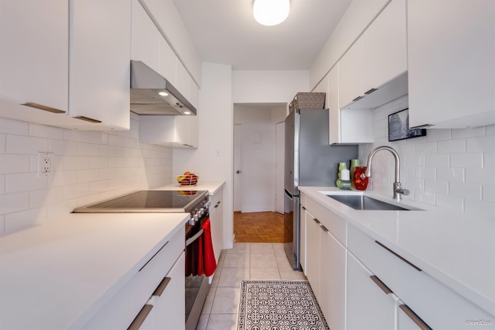 Photo 11 at 804 - 1930 Marine Drive, Ambleside, West Vancouver