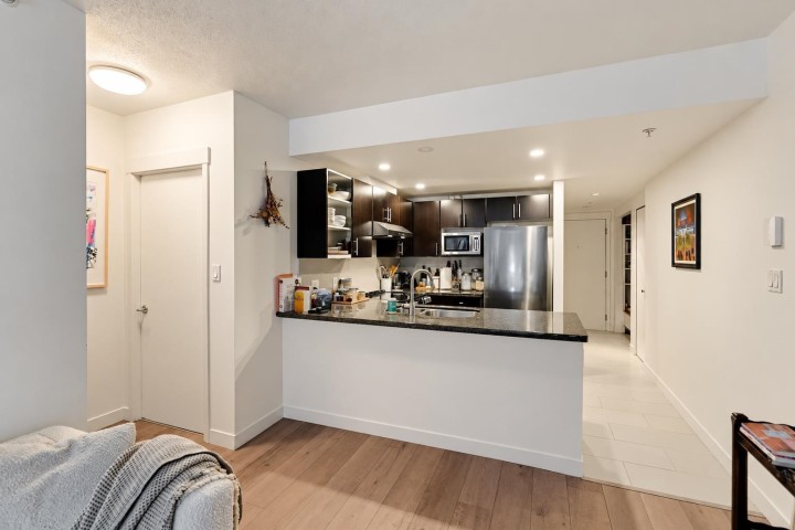 Photo 7 at 213 - 2520 Manitoba Street, Mount Pleasant VW, Vancouver West