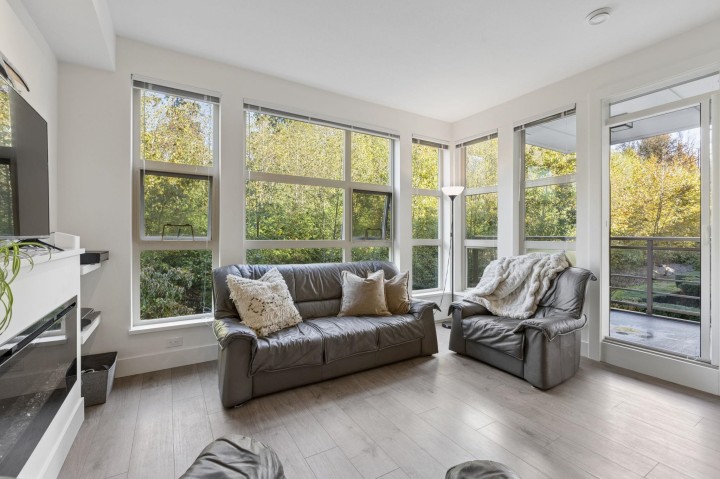 Photo 3 at 318 - 3602 Aldercrest Drive, Roche Point, North Vancouver