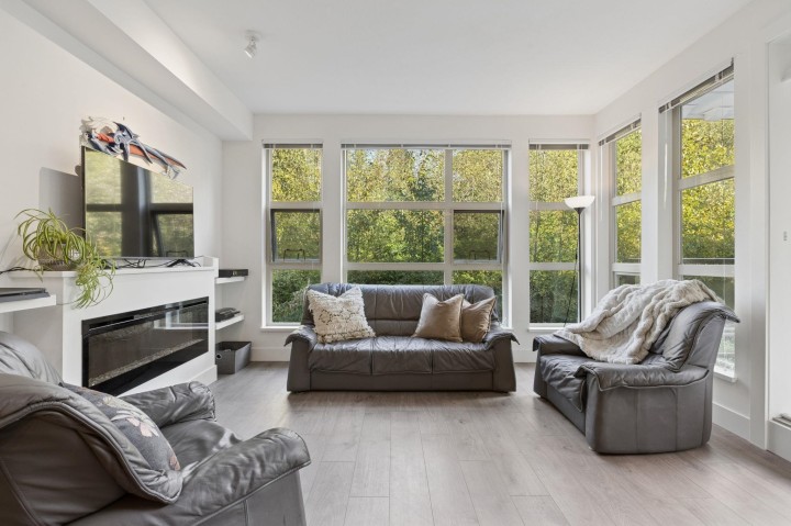 Photo 1 at 318 - 3602 Aldercrest Drive, Roche Point, North Vancouver