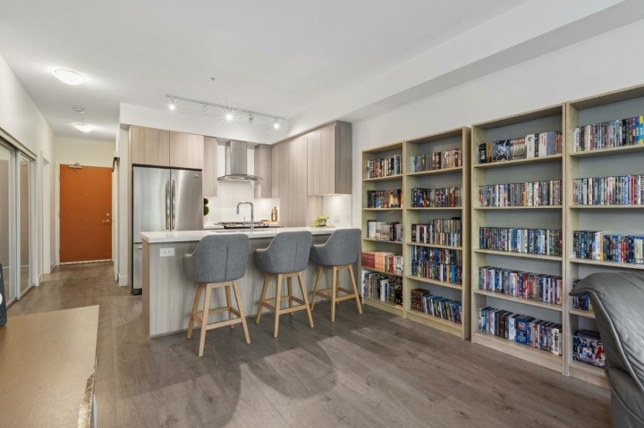 Photo 5 at 318 - 3602 Aldercrest Drive, Roche Point, North Vancouver