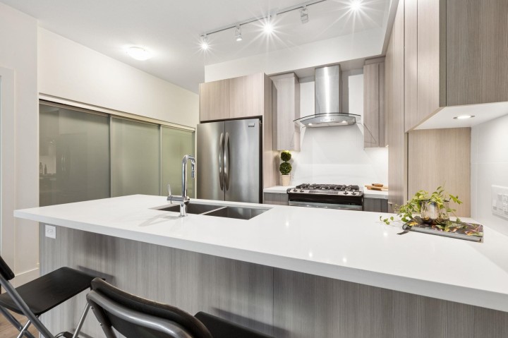 Photo 8 at 318 - 3602 Aldercrest Drive, Roche Point, North Vancouver