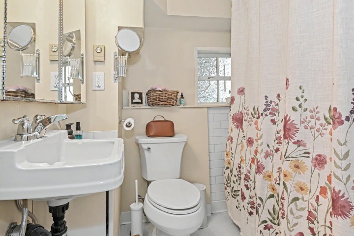 Photo 33 at 3422 - - 3424 W 2nd Avenue, Kitsilano, Vancouver West