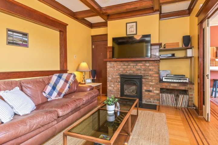 Photo 4 at 3422 - - 3424 W 2nd Avenue, Kitsilano, Vancouver West