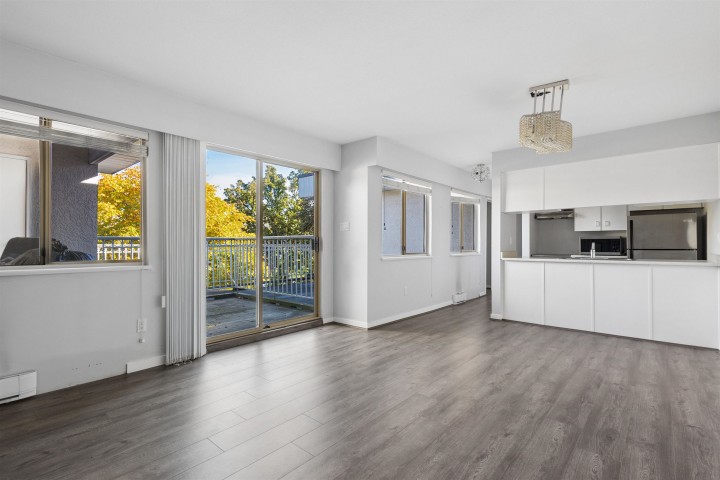 Photo 6 at 303 - 458 E 44th Avenue, Fraser VE, Vancouver East