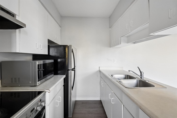 Photo 12 at 303 - 458 E 44th Avenue, Fraser VE, Vancouver East