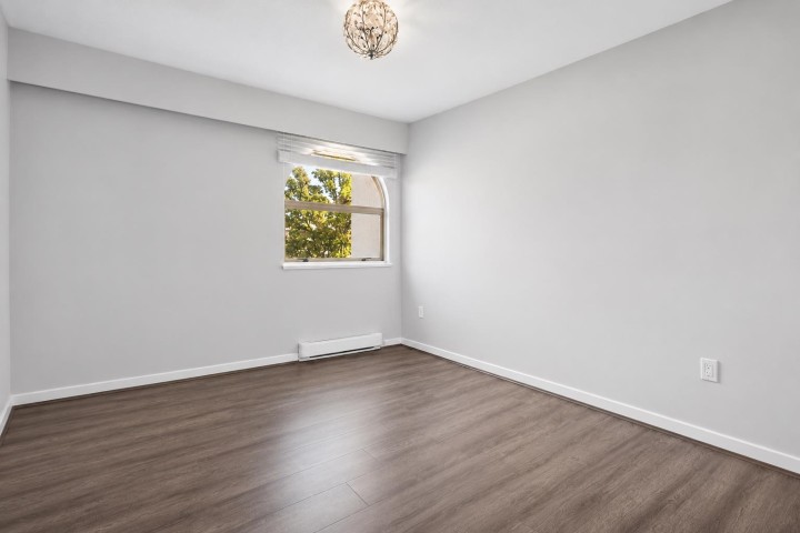 Photo 14 at 303 - 458 E 44th Avenue, Fraser VE, Vancouver East