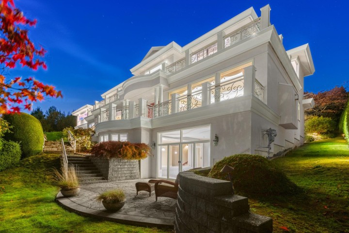 Photo 2 at 1579 Errigal Place, Canterbury WV, West Vancouver