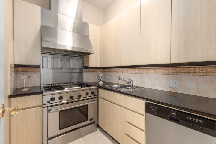Photo 13 at 1579 Errigal Place, Canterbury WV, West Vancouver