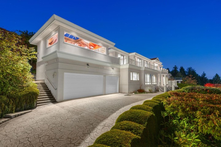 Photo 3 at 1579 Errigal Place, Canterbury WV, West Vancouver