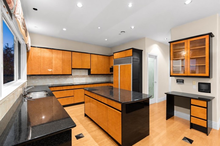 Photo 10 at 1579 Errigal Place, Canterbury WV, West Vancouver