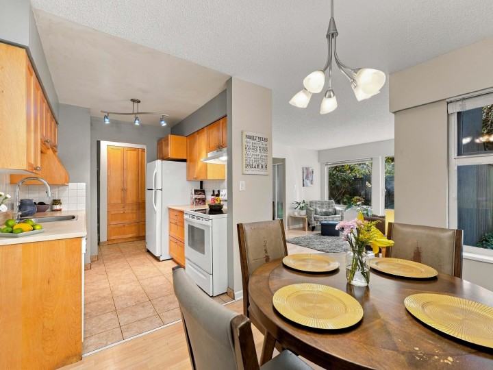 Photo 7 at 2026 Purcell Way, Lynnmour, North Vancouver