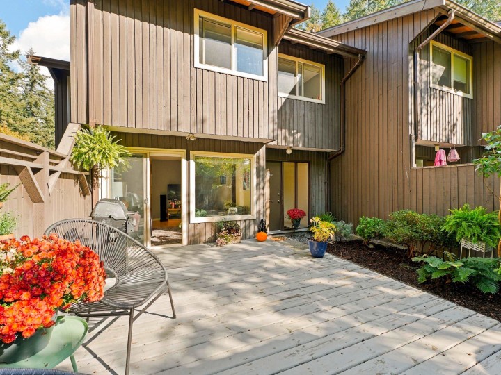 Photo 1 at 2026 Purcell Way, Lynnmour, North Vancouver