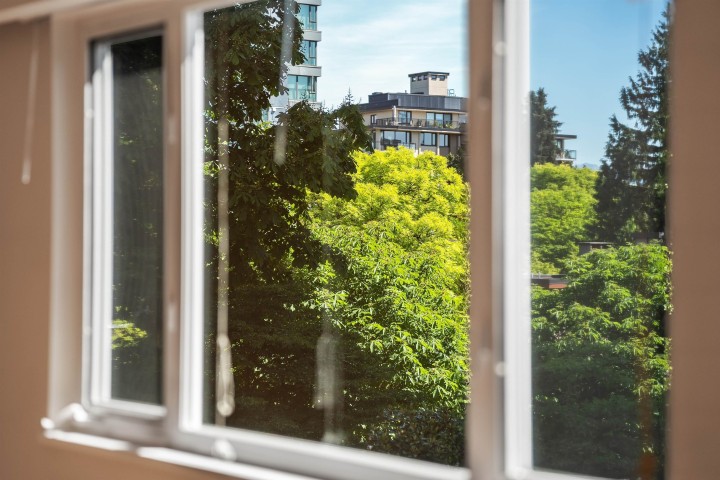 Photo 9 at 8 - 2296 W 39th Avenue, Kerrisdale, Vancouver West