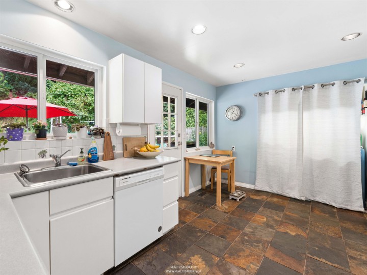 Photo 12 at 1525 Avonlynn Crescent, Westlynn, North Vancouver
