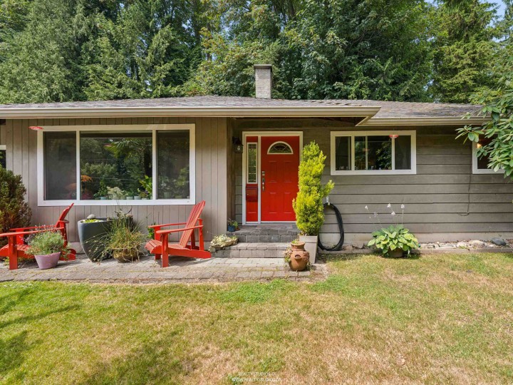 Photo 1 at 1525 Avonlynn Crescent, Westlynn, North Vancouver