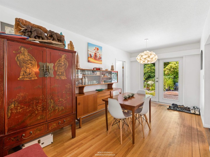 Photo 8 at 1525 Avonlynn Crescent, Westlynn, North Vancouver