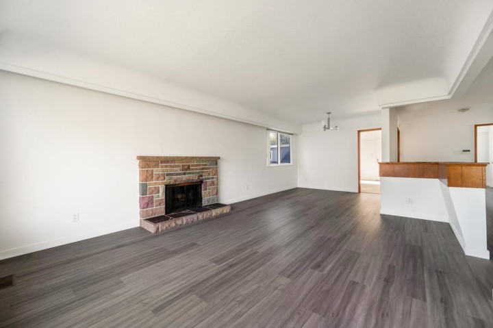 Photo 6 at 6527 Tyne Street, Killarney VE, Vancouver East