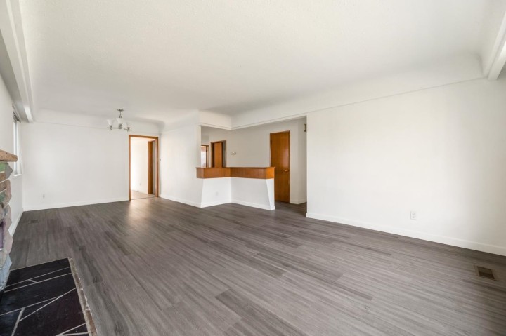 Photo 7 at 6527 Tyne Street, Killarney VE, Vancouver East