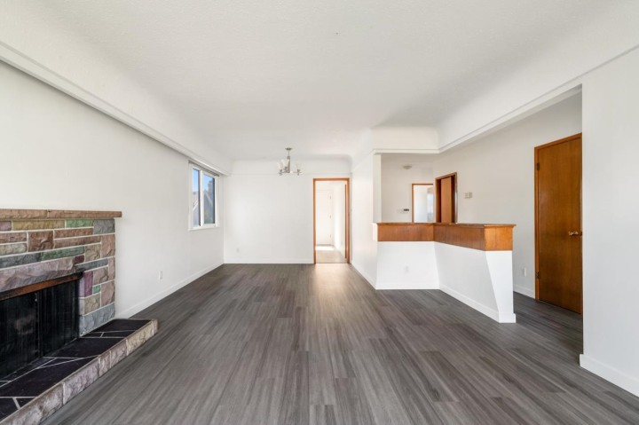 Photo 5 at 6527 Tyne Street, Killarney VE, Vancouver East
