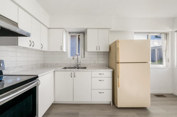 Photo 10 at 6527 Tyne Street, Killarney VE, Vancouver East