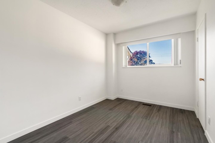 Photo 15 at 6527 Tyne Street, Killarney VE, Vancouver East