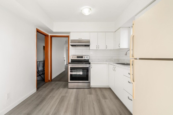 Photo 11 at 6527 Tyne Street, Killarney VE, Vancouver East