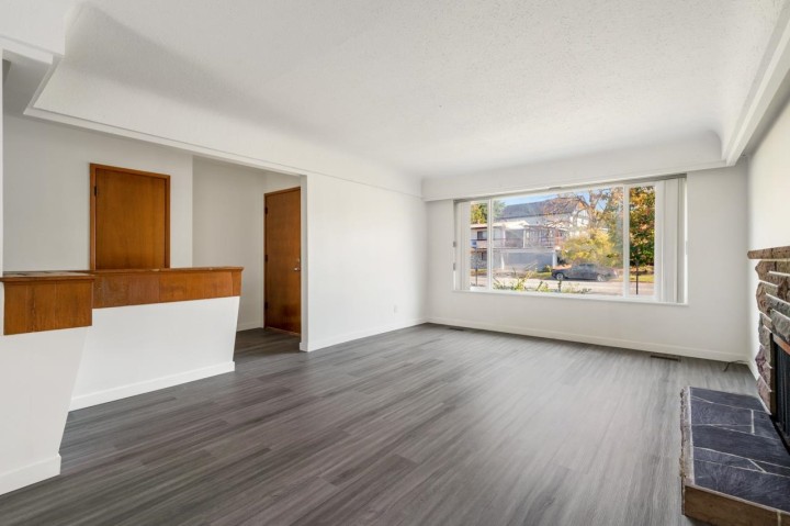 Photo 4 at 6527 Tyne Street, Killarney VE, Vancouver East