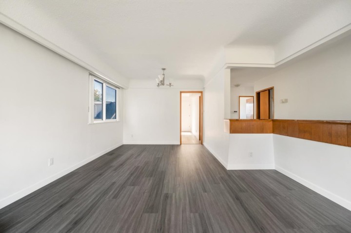 Photo 8 at 6527 Tyne Street, Killarney VE, Vancouver East