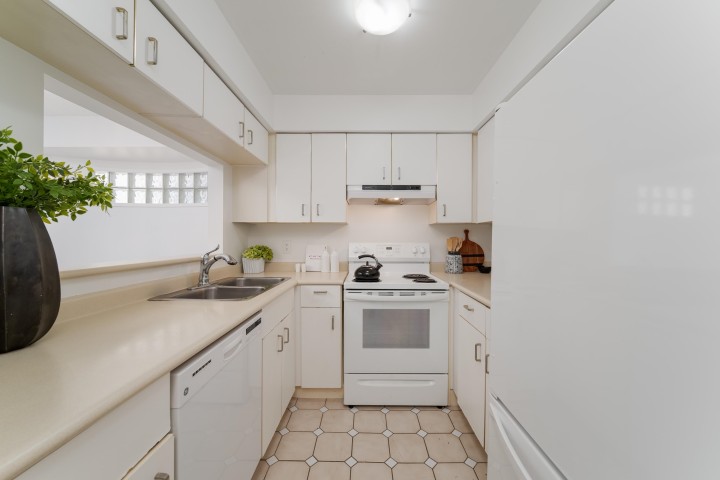 Photo 8 at 307 - 1705 Nelson Street, West End VW, Vancouver West