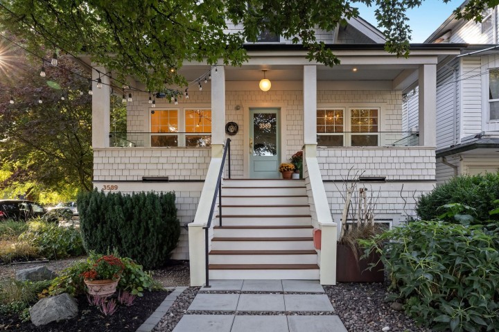 Photo 1 at 3589 Prince Albert Street, Fraser VE, Vancouver East