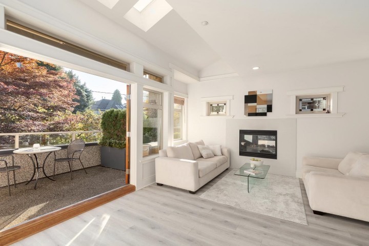 Photo 5 at 1976 W 12th Avenue, Kitsilano, Vancouver West