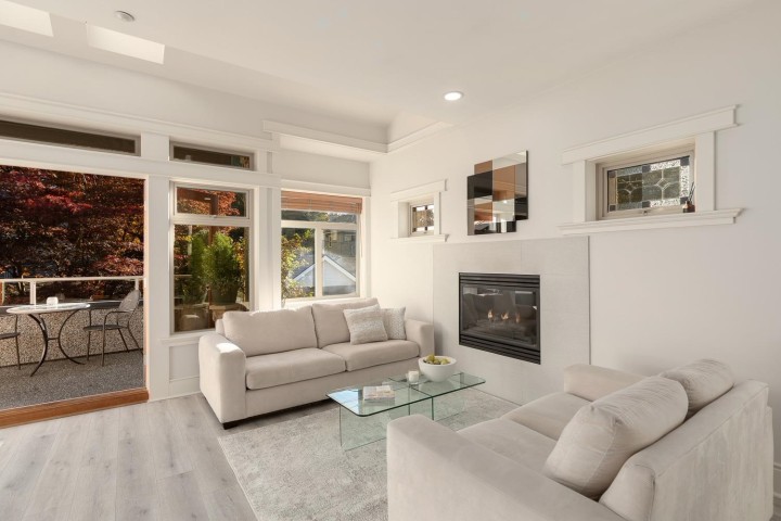 Photo 4 at 1976 W 12th Avenue, Kitsilano, Vancouver West