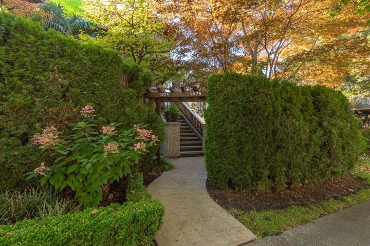 Photo 8 at 1976 W 12th Avenue, Kitsilano, Vancouver West