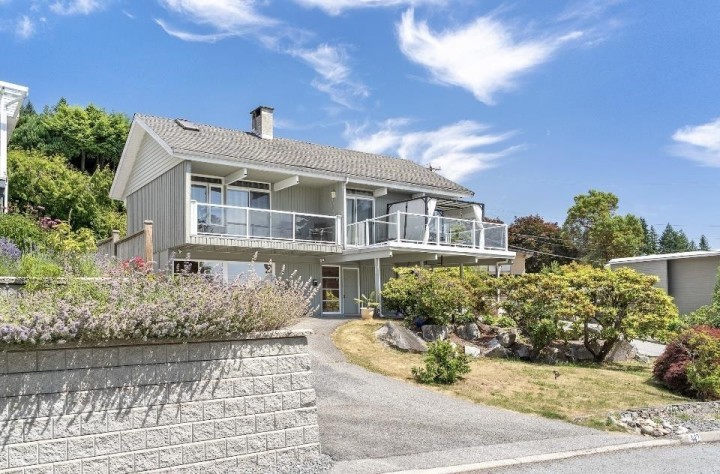 Photo 2 at 442 Monteray Avenue, Upper Delbrook, North Vancouver