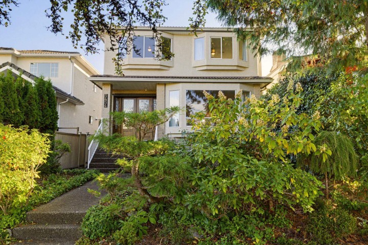 Photo 1 at 5454 Inverness Street, Knight, Vancouver East